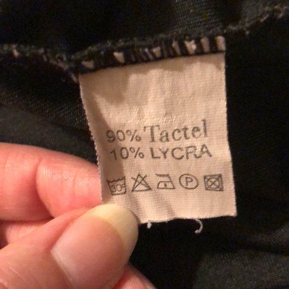 Lucy black top - Picture 5 of 5